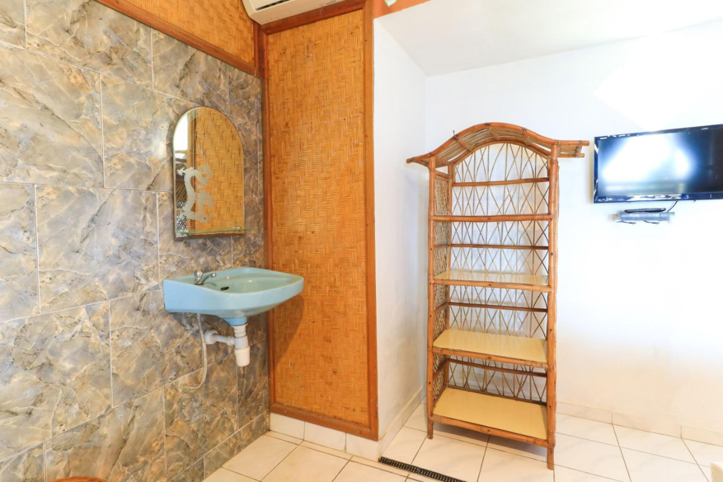 Hotel Tara Bar & Resto Air Sanih Kubutambahan  Luaran gambar