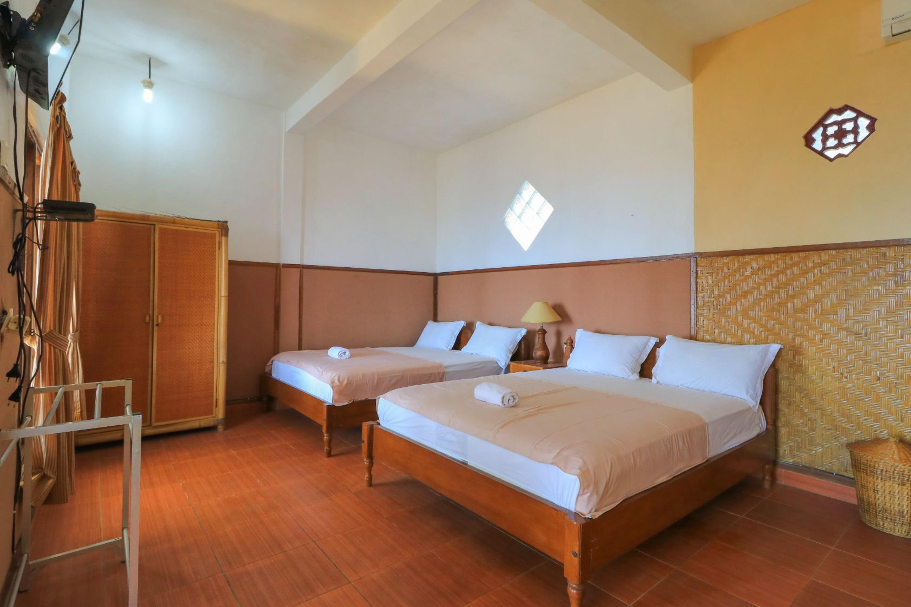 Hotel Tara Bar & Resto Air Sanih Kubutambahan  Luaran gambar