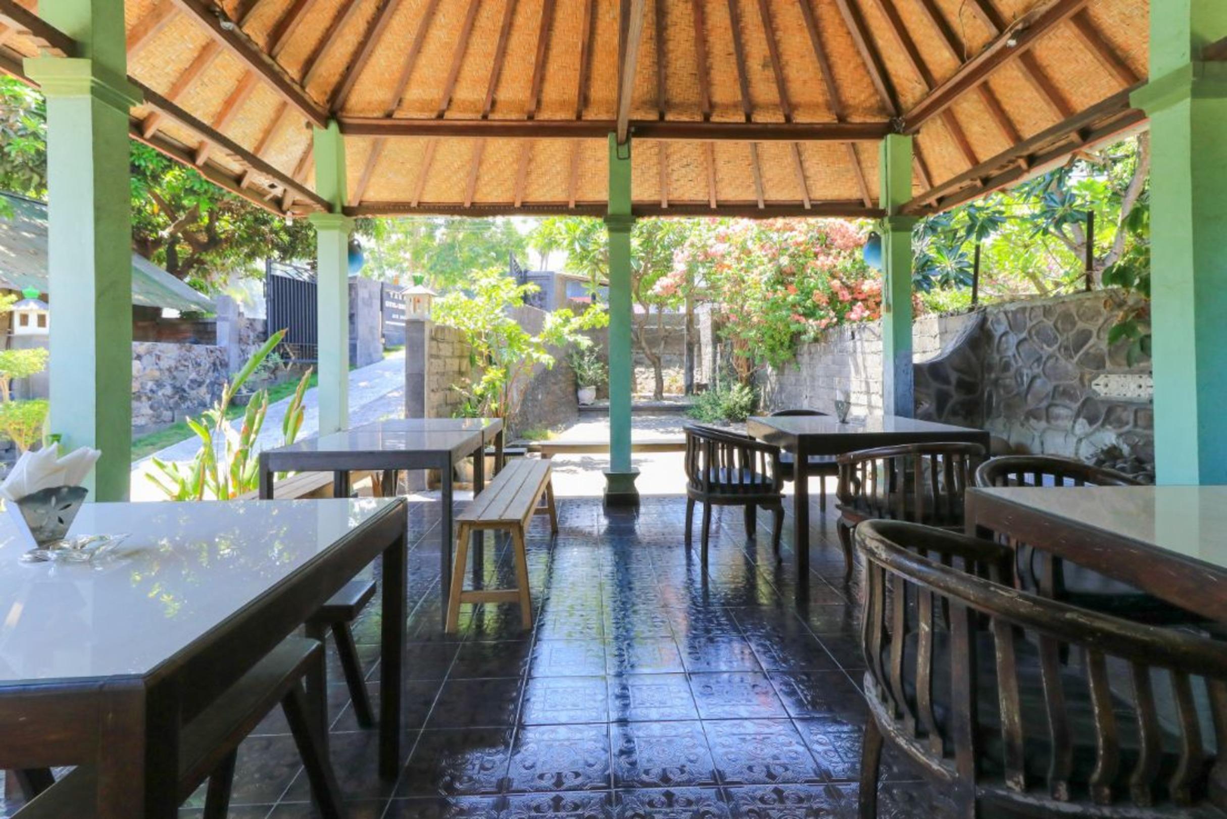 Hotel Tara Bar & Resto Air Sanih Kubutambahan  Luaran gambar