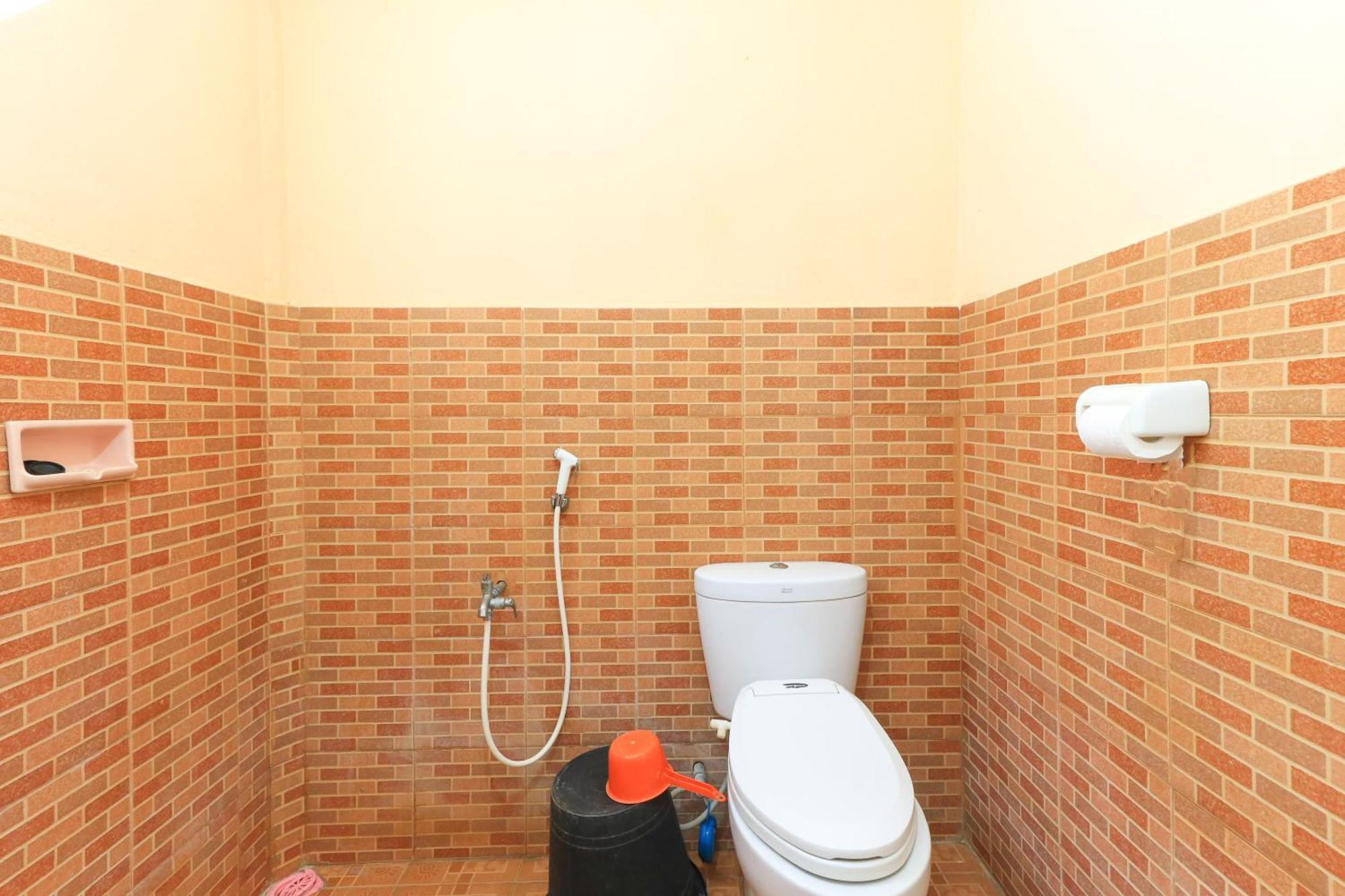 Hotel Tara Bar & Resto Air Sanih Kubutambahan  Bilik gambar