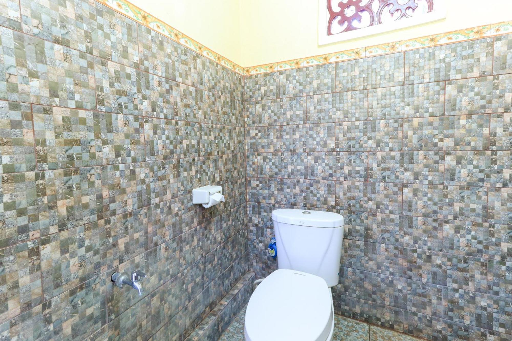 Hotel Tara Bar & Resto Air Sanih Kubutambahan  Bilik gambar